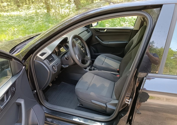 Skoda RAPID cena 38900 przebieg: 144000, rok produkcji 2019 z Koziegłowy małe 121